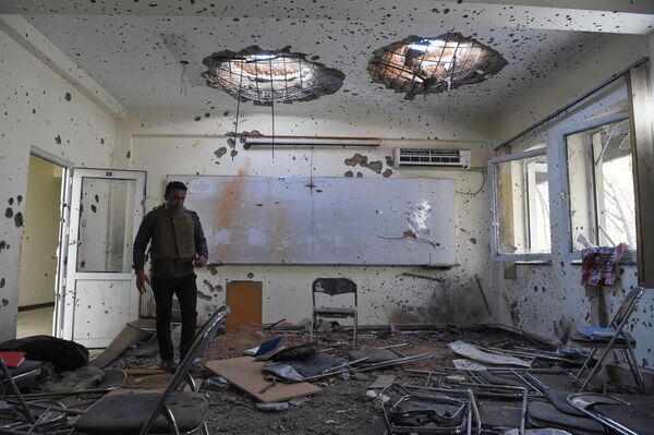 کلاس درسی پس از حمله خونین به دانشگاه کابل - اسپوتنیک افغانستان  