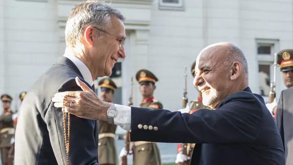 گفتگوی تلفنی دبیرکل ناتو و اشرف غنی