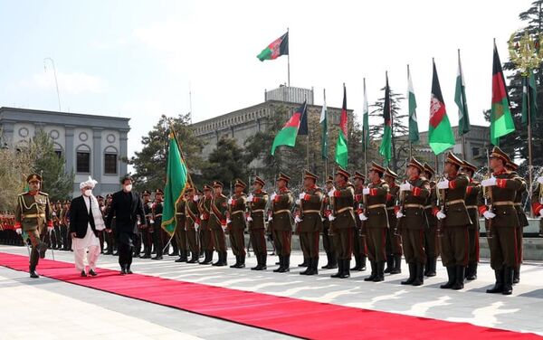 مراسم ویژه پذیرایی از عمران خان، نخست وزیر پاکستان در ارگ - اسپوتنیک افغانستان  