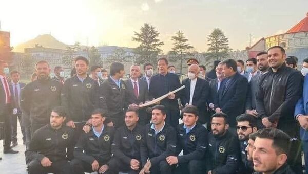 دیدار نخست وزیر پاکستان با ملی‌پوشان کریکت افغانستان - اسپوتنیک افغانستان  