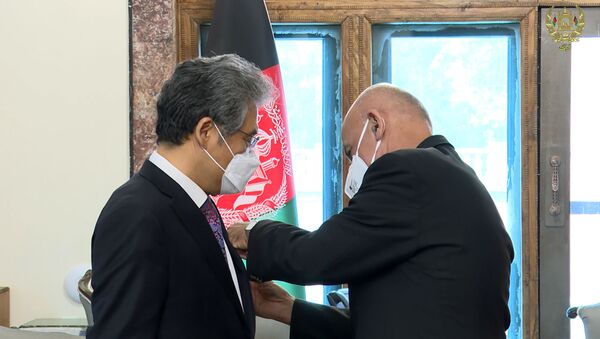 اهدای مدال غازی میر مسجدی خان به سفیر کوریا - اسپوتنیک افغانستان  