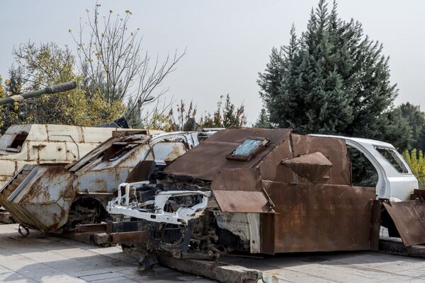 سلاح‌ها و تانک‌های روسی در موزه دفاع مقدس تهران - اسپوتنیک افغانستان  
