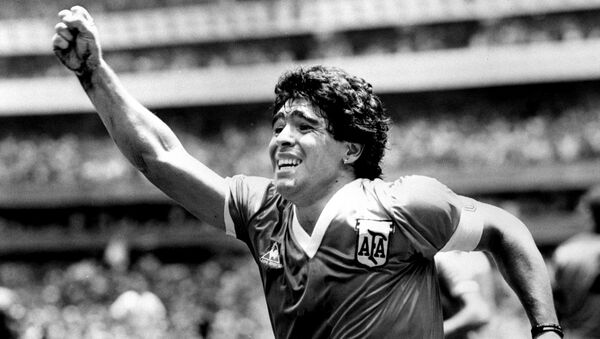 Diego Maradona tras marcar un gol en el partido con Inglaterra en el Mundial de México 1986 - اسپوتنیک افغانستان  