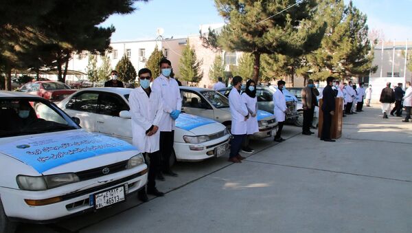 برای مراقبت از بیماران کرونا تیم های صحی سیار ایجاد گردیده است - اسپوتنیک افغانستان  