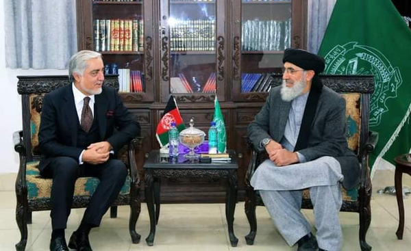 مذاکرات صلح محور گفتگوهای عبدالله و حکمتیار مذاکرات صلح محور گفتگوهای عبدالله و حکمتیار - اسپوتنیک افغانستان