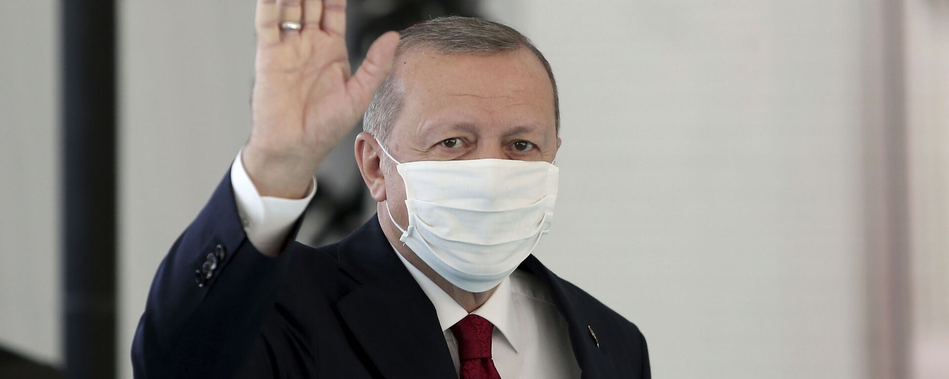 Президент Турции Реджеп Тайип Эрдоган в защитной медицинской маске в одном из госпиталей Стамбула - اسپوتنیک افغانستان  , 1920, 04.06.2022