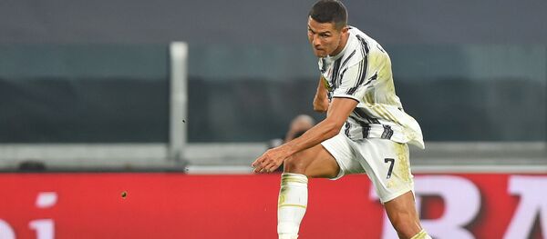 كريستيانو رونالدو يسجل هدفا في مباراة يوفنتوس وسامبدوريا  بالدوري الإيطالي 20 سبتمبر أيلول 2020 كريستيانو رونالدو يسجل هدفا في مباراة يوفنتوس وسامبدوريا  بالدوري الإيطالي 20 سبتمبر أيلول 2020 - اسپوتنیک افغانستان