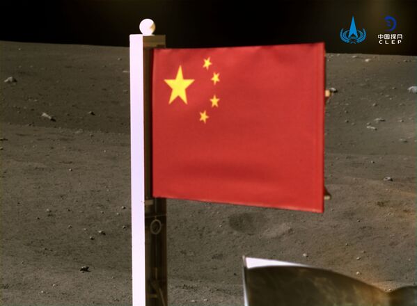 برجسته‌ترین وقایع سال 2020/پرچم چین در سطح ماه برافراشته شد
 - اسپوتنیک افغانستان  