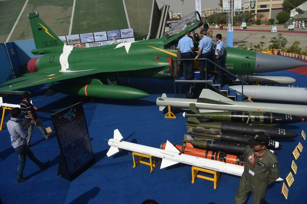 جی‌اف-17 تاندر: جنگنده چندمنظورهٔ سبک تک‌موتوره نیروی هوایی پاکستان  - اسپوتنیک افغانستان  