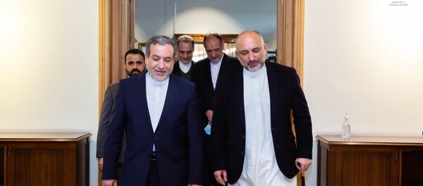 دیدار معاون وزیر خارجه ایران با حنیف اتمر دیدار معاون وزیر خارجه ایران با حنیف اتمر - اسپوتنیک افغانستان