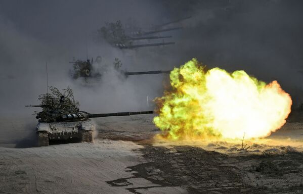 تانک Т-72 در تمرینات قفقاز 2020 - اسپوتنیک افغانستان  