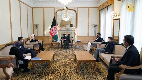 دیدار اشرف غنی با نماینده ویژه ای سازمان ملل برای افغانستان و گفت و گو درباره روند صلح - اسپوتنیک افغانستان  