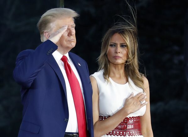 دونالد ترامپ و بانوی اول آمریکا در جشن استقلال ایالات متحده در واشنگتن - اسپوتنیک افغانستان  