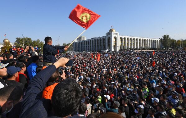 اعتراضات ضد دولتی در بیشکک قرقیزستان - اسپوتنیک افغانستان  