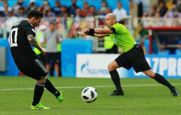 لیونل مسی در بازی جام جهانی فیفا 2018 بین آرژانتین و ایسلند - اسپوتنیک افغانستان  