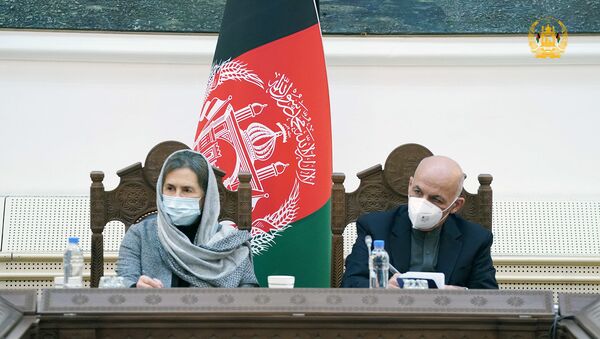  دیدار اشرف غنی با هیئت مذاکره‌کننده دولت دیدار کرد  - اسپوتنیک افغانستان  
