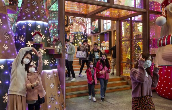 تزیینات  جشن کریسمس و سال نو در هنگ کنگ.
 - اسپوتنیک افغانستان  
