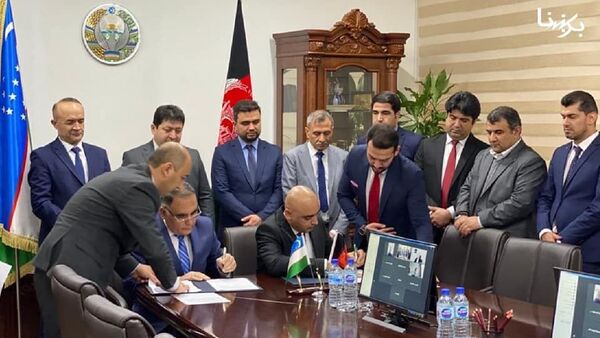 امضای دو قرارداد میان برشنا ‌و شبکه‌های ملی ‌برق ازبیکستان - اسپوتنیک افغانستان  