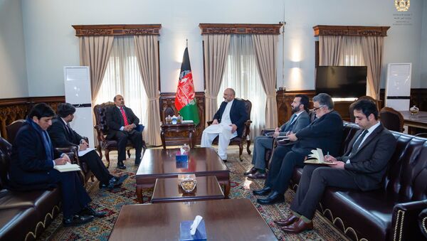 دیدار اتمر با سفیر پاکستان در کابل و گفت و گو درباره نقش پاکستان در روند صلح افغانستان  - اسپوتنیک افغانستان  