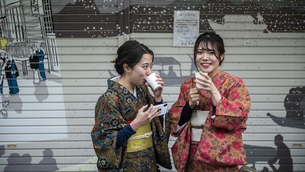 Девушки в кимоно в Токио  - اسپوتنیک افغانستان  