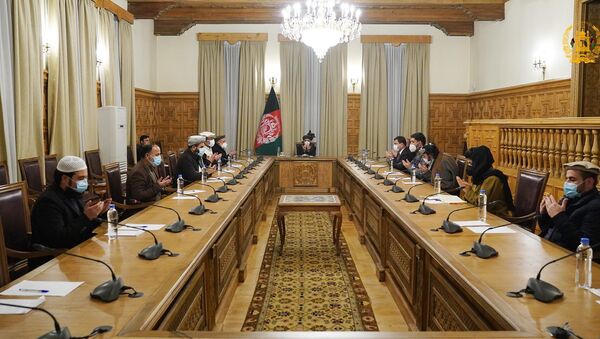دیدار غنی  با هیأت مذاکره‌کننده افغانستان  - اسپوتنیک افغانستان  