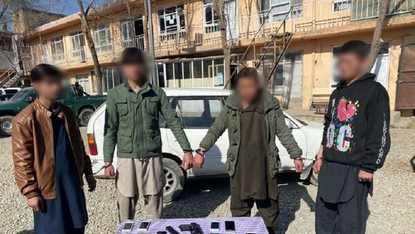 پولیس کابل یک گروه چهار نفری سارقان مسلح حرفه‌ای را بازداشت کرد - اسپوتنیک افغانستان  