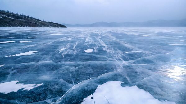 یخ بندان روی دریاچه بایکال. - اسپوتنیک افغانستان  