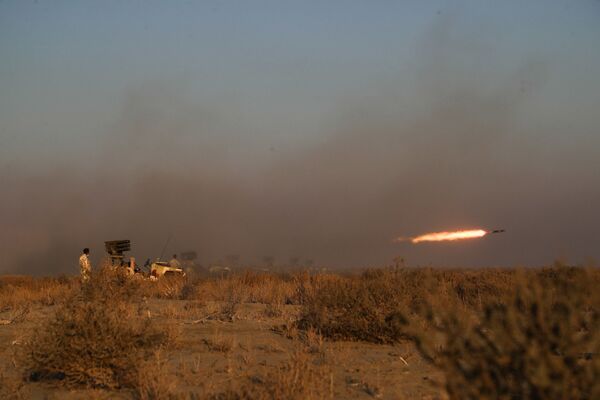 پرتاب راکت هنگام رزمایش نظامی. - اسپوتنیک افغانستان  