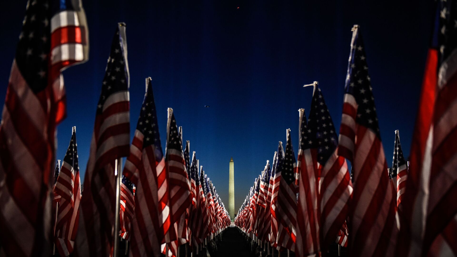 Американские флаги у монумента Вашингтону на Национальной аллее - اسپوتنیک افغانستان  , 1920, 02.01.2022