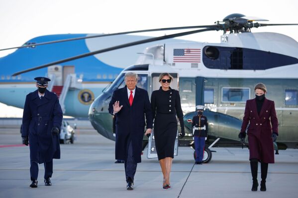 ترامپ و همسرش در وارد پایگاه هوایی اندروز شدند - اسپوتنیک افغانستان  