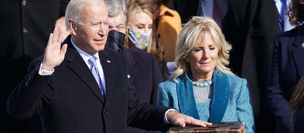 جو بایدن بهعنوان چهل و ششمین رئیسجمهور امریکا سوگند خورد جو بایدن بهعنوان چهل و ششمین رئیسجمهور امریکا سوگند خورد - اسپوتنیک افغانستان