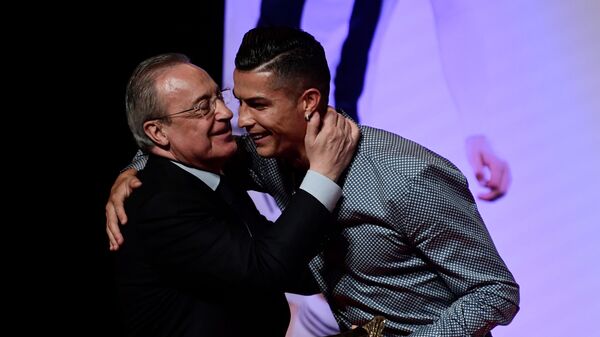 Florentino Pérez, presidente de Real Madrid, y Cristiano Ronaldo - اسپوتنیک افغانستان  