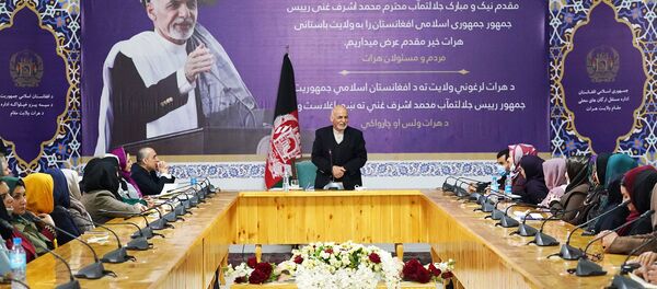 غنی در دیدار با زنان هراتی: بدون جمهوریت زندگی ارزش ندارد غنی در دیدار با زنان هراتی: بدون جمهوریت زندگی ارزش ندارد - اسپوتنیک افغانستان