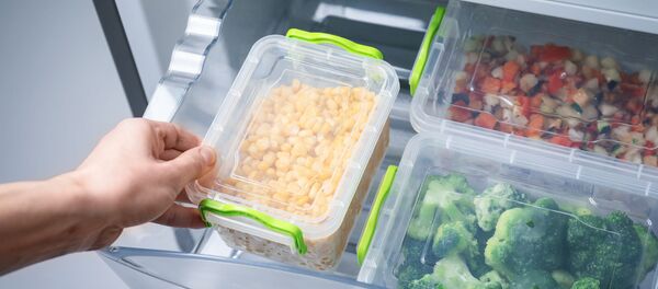 سازمان جهانی بهداشت ماندن ویروس کرونا در بسته های غذایی را بعید نمی داند سازمان جهانی بهداشت ماندن ویروس کرونا در بسته های غذایی را بعید نمی داند - اسپوتنیک افغانستان