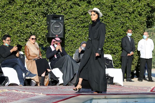 نمایش مد لباس برای زنان عربستان در ریاض - اسپوتنیک افغانستان  