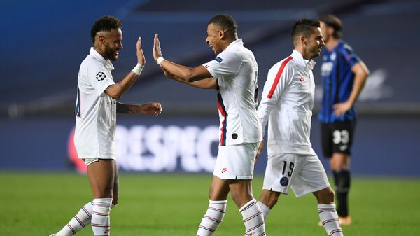 Paris St Germain's Neymar and Kylian Mbappe celebrate after they orchestrated a late comeback to knock out Atalanta. - اسپوتنیک افغانستان  