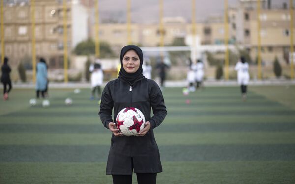 رزما غفوری، برنده جایزه نانسن آژانس پناهندگان سازمان ملل متحد (کمیساریا)  - اسپوتنیک افغانستان  