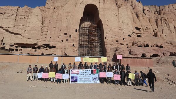 اعتراض باشند‌گان و فعالان مدنی بامیان در برابر کشتار غیرنظامیان و ترورهای هدف‌مند - اسپوتنیک افغانستان  