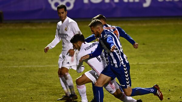 Marco Asensio (Real Madrid) entre la defensa del Alcoyano en Copa del Rey - اسپوتنیک افغانستان  