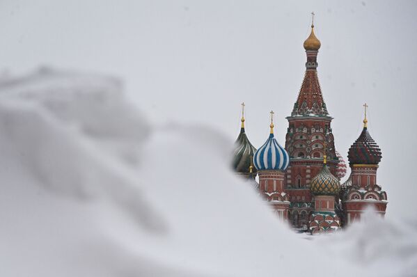 میدان سرخ مسکو غرق برف شده است. - اسپوتنیک افغانستان  