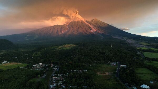  فوران کوه آتشفشان در گواتمالا + ویدئو  - اسپوتنیک افغانستان  