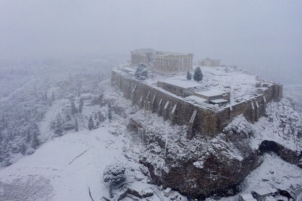 جاذبه های گردشگری یونان زیر برف شد. - اسپوتنیک افغانستان  