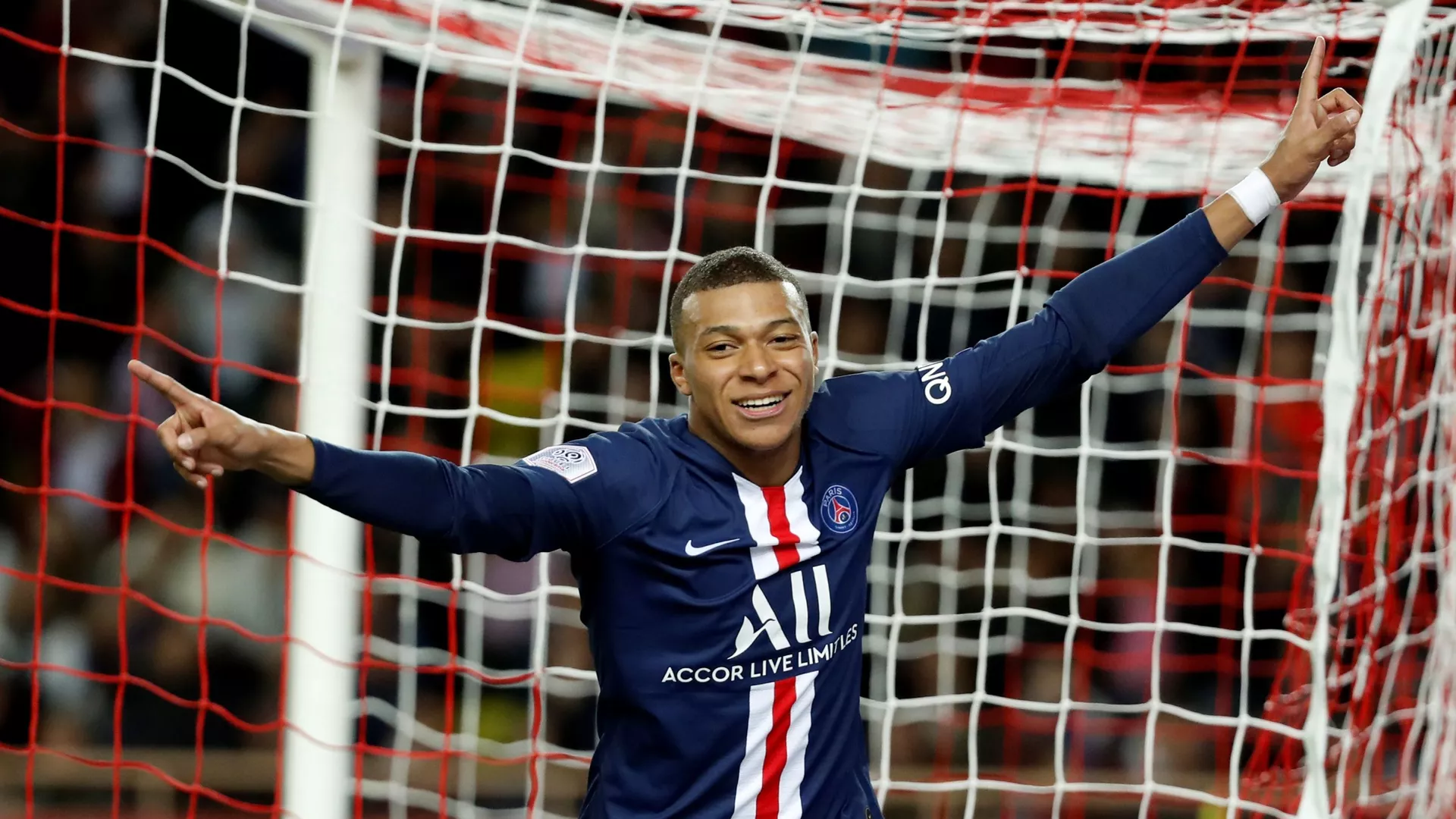 کیلیان امباپه مهاجم پاری سن ژرمن     Soccer Football - Ligue 1 - AS Monaco vs Paris St Germain - Stade Louis II, Monaco - January 15, 2020   Paris St Germain's Kylian Mbappe celebrates after scoring a goal that is later disallowed  