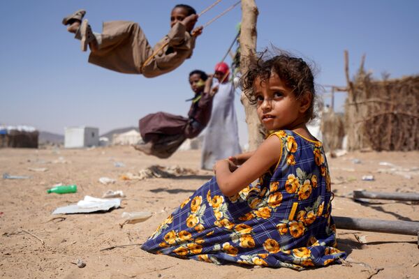 دختر یمنی هنگام بازی. - اسپوتنیک افغانستان  