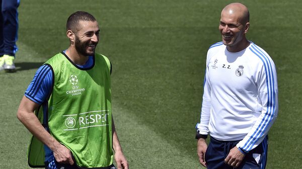 کریم بنزما مهاجم رئال مادرید  Kerim Benzema ve Zinedine Zidane - اسپوتنیک افغانستان  