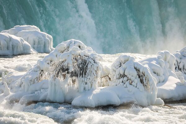آبشار نیاگارا - فالز در ایالت نیویورک در احاطه یخ. - اسپوتنیک افغانستان  