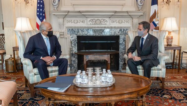   رایزنی خلیلزاد با سفیر افغانستان در واشنگتن - اسپوتنیک افغانستان  