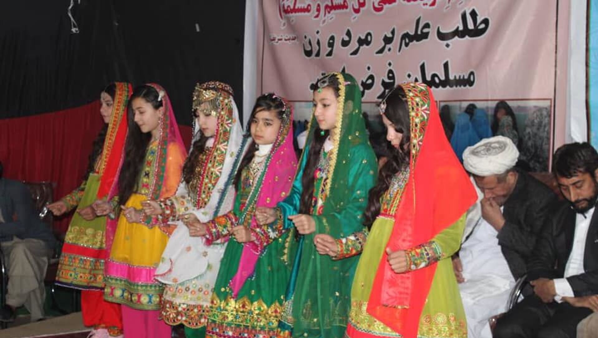 ریاست معارف کابل: دختران بالای 12 سال حق اجرای ترانه در مجالس عمومی را ندارند - اسپوتنیک افغانستان  , 1920, 10.03.2021