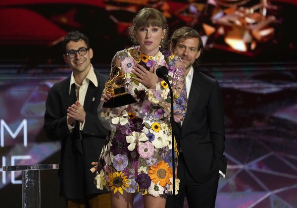 خواننده تیلور سویفت در مراسم جایزه  گرمی در لس آنجلس - اسپوتنیک افغانستان  