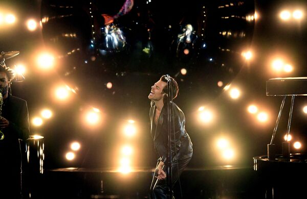 خواننده هری استایلس در مراسم جایزه  گرمی در لس آنجلس
 - اسپوتنیک افغانستان  